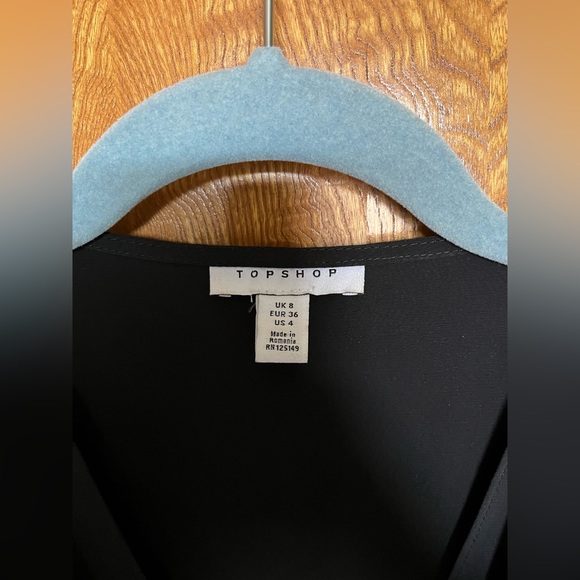 TOP SHOP ● Knot Front Wrap Dress - Picture 2 of 3